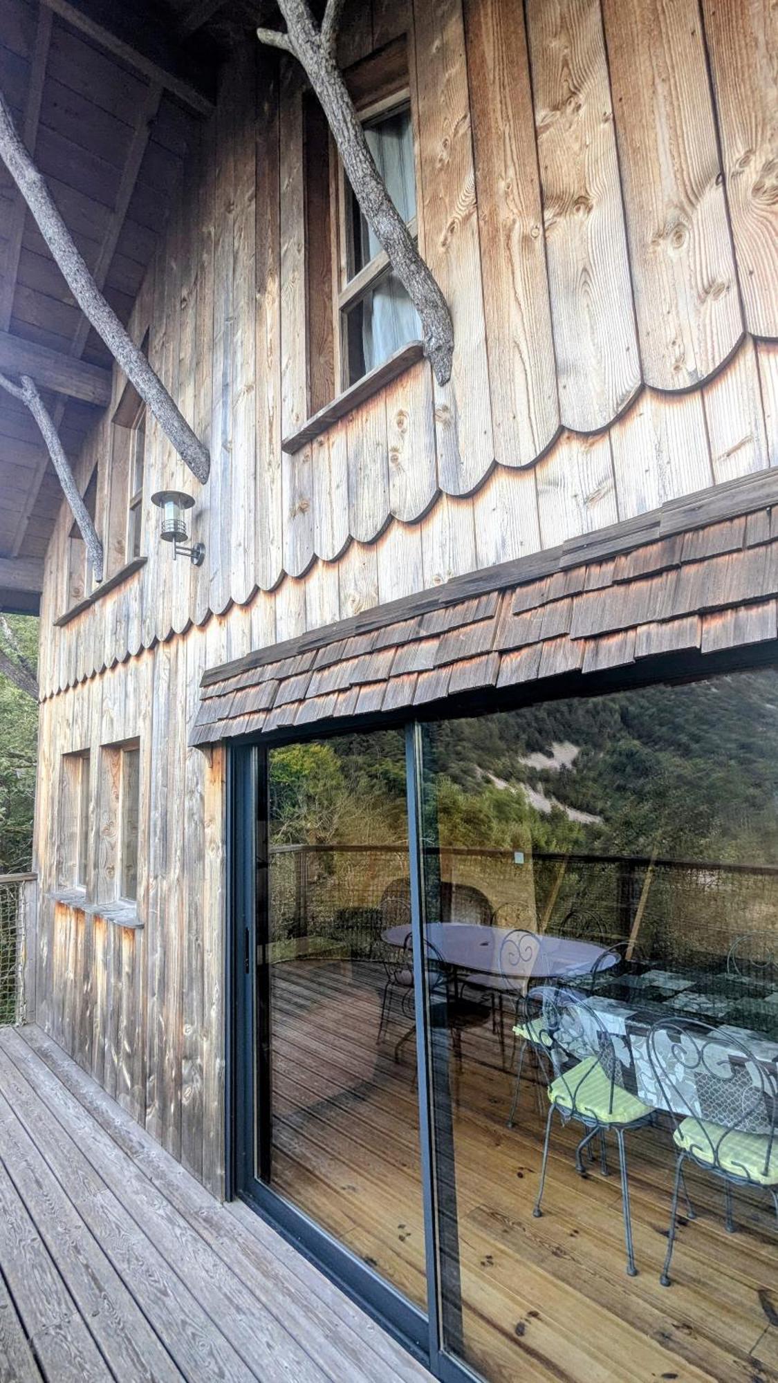 Cabanes Et Lodges Du Belvedere Serrieres-sur-Ain Экстерьер фото