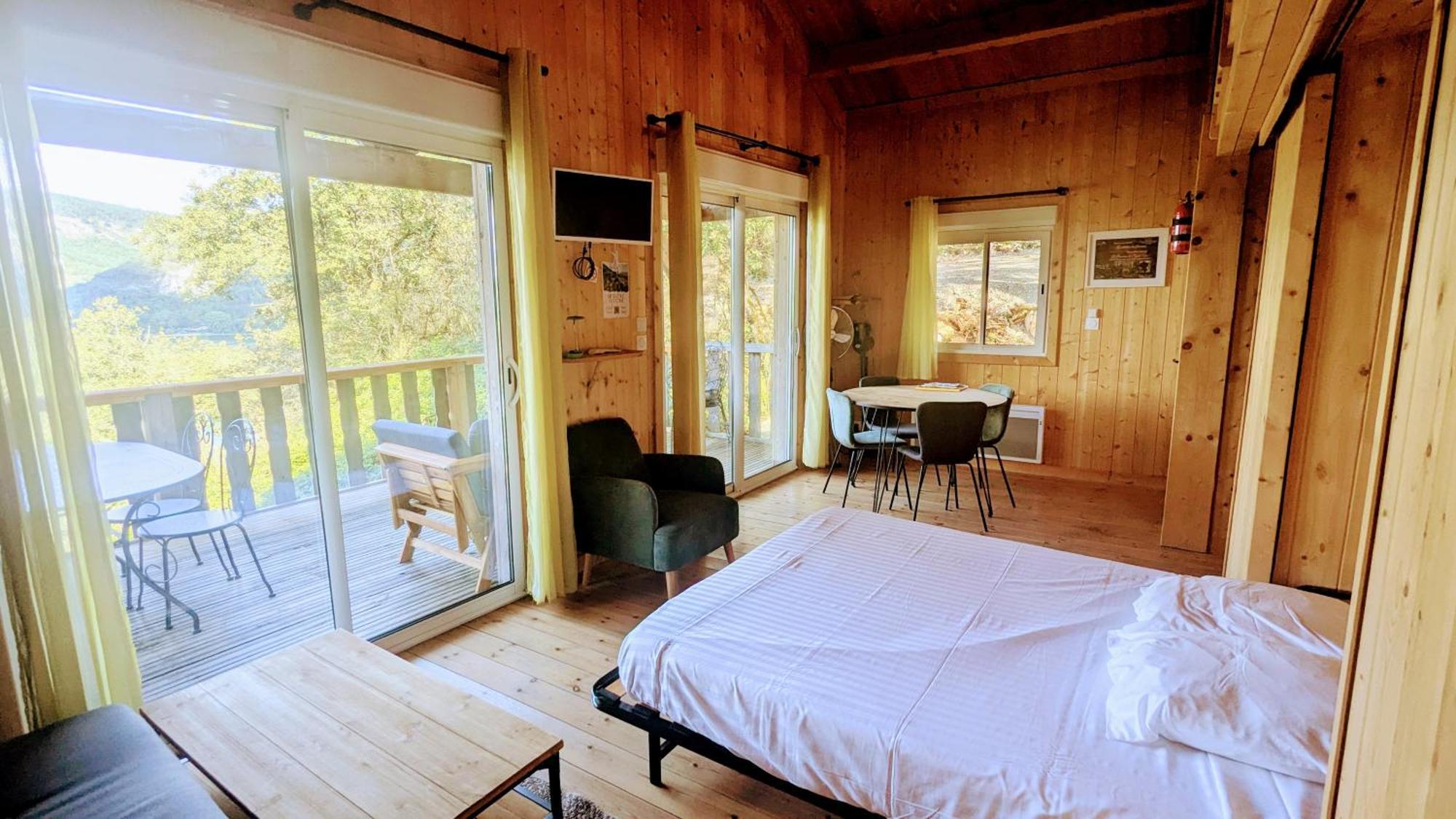 Cabanes Et Lodges Du Belvedere Serrieres-sur-Ain Экстерьер фото