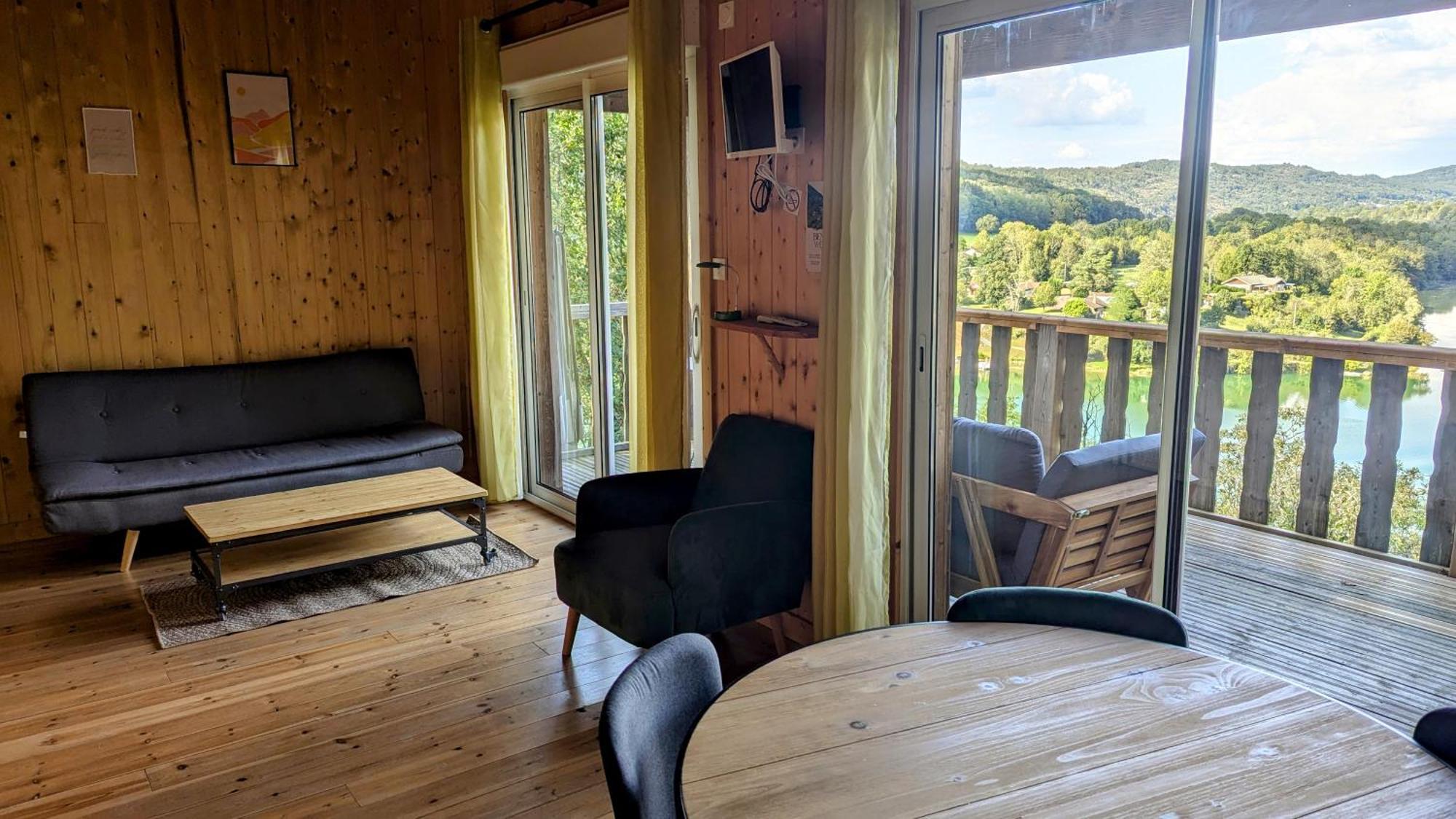 Cabanes Et Lodges Du Belvedere Serrieres-sur-Ain Экстерьер фото