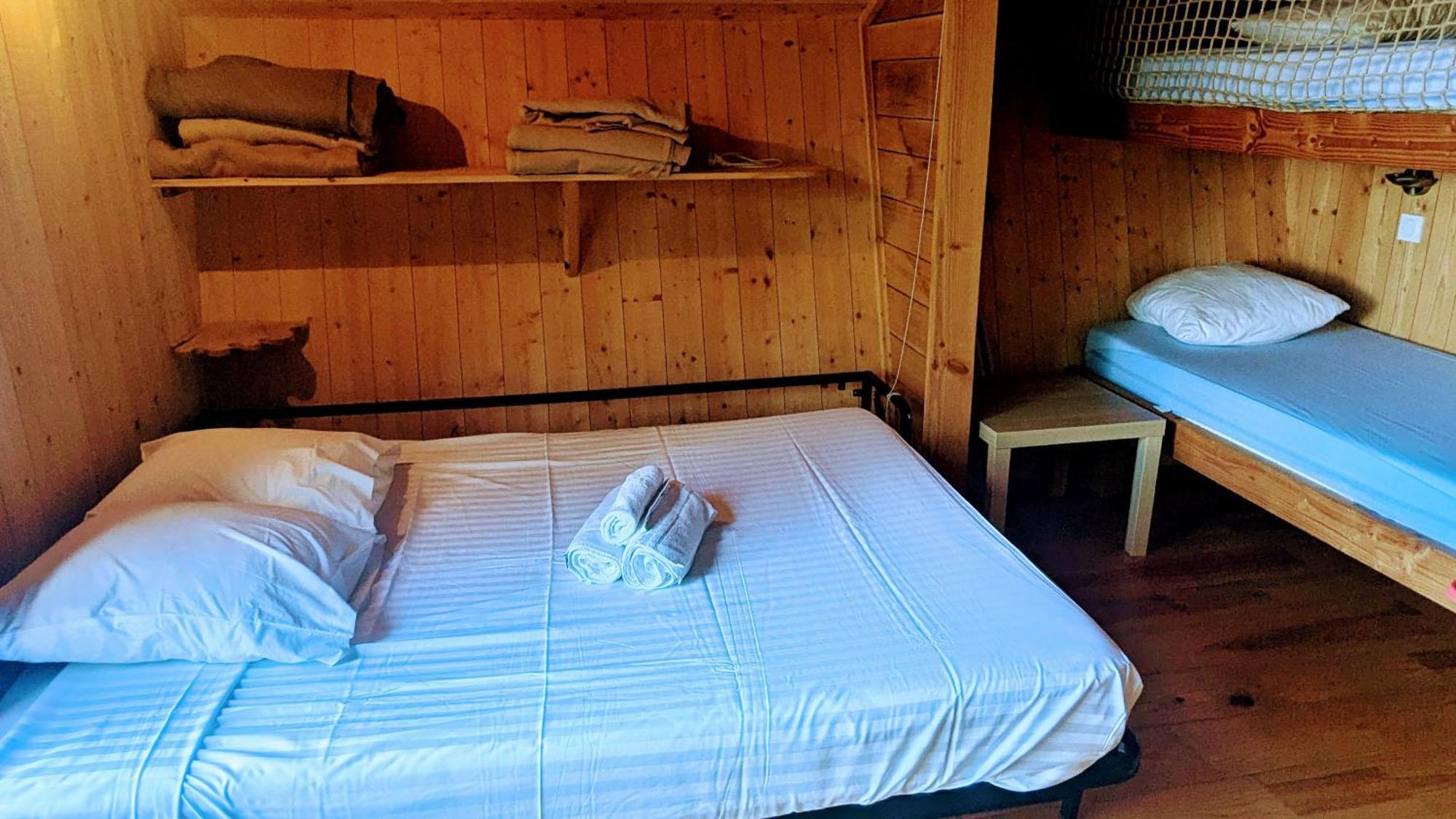 Cabanes Et Lodges Du Belvedere Serrieres-sur-Ain Экстерьер фото