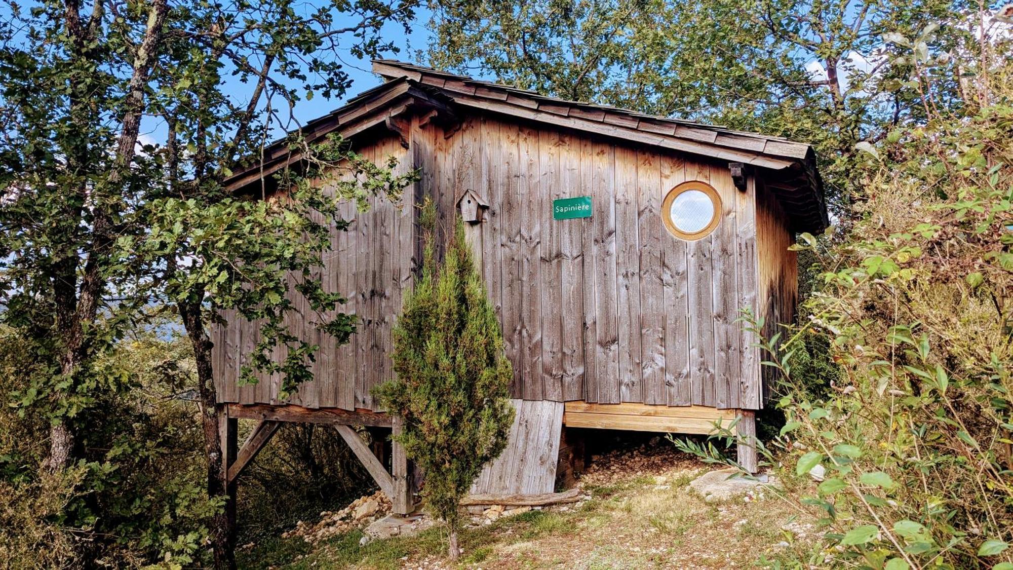 Cabanes Et Lodges Du Belvedere Serrieres-sur-Ain Экстерьер фото