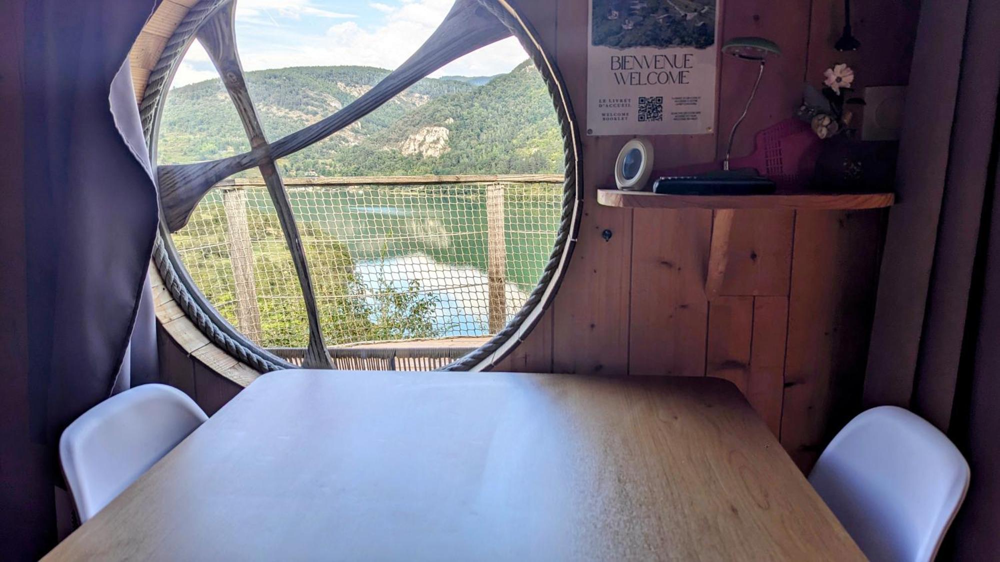 Cabanes Et Lodges Du Belvedere Serrieres-sur-Ain Экстерьер фото