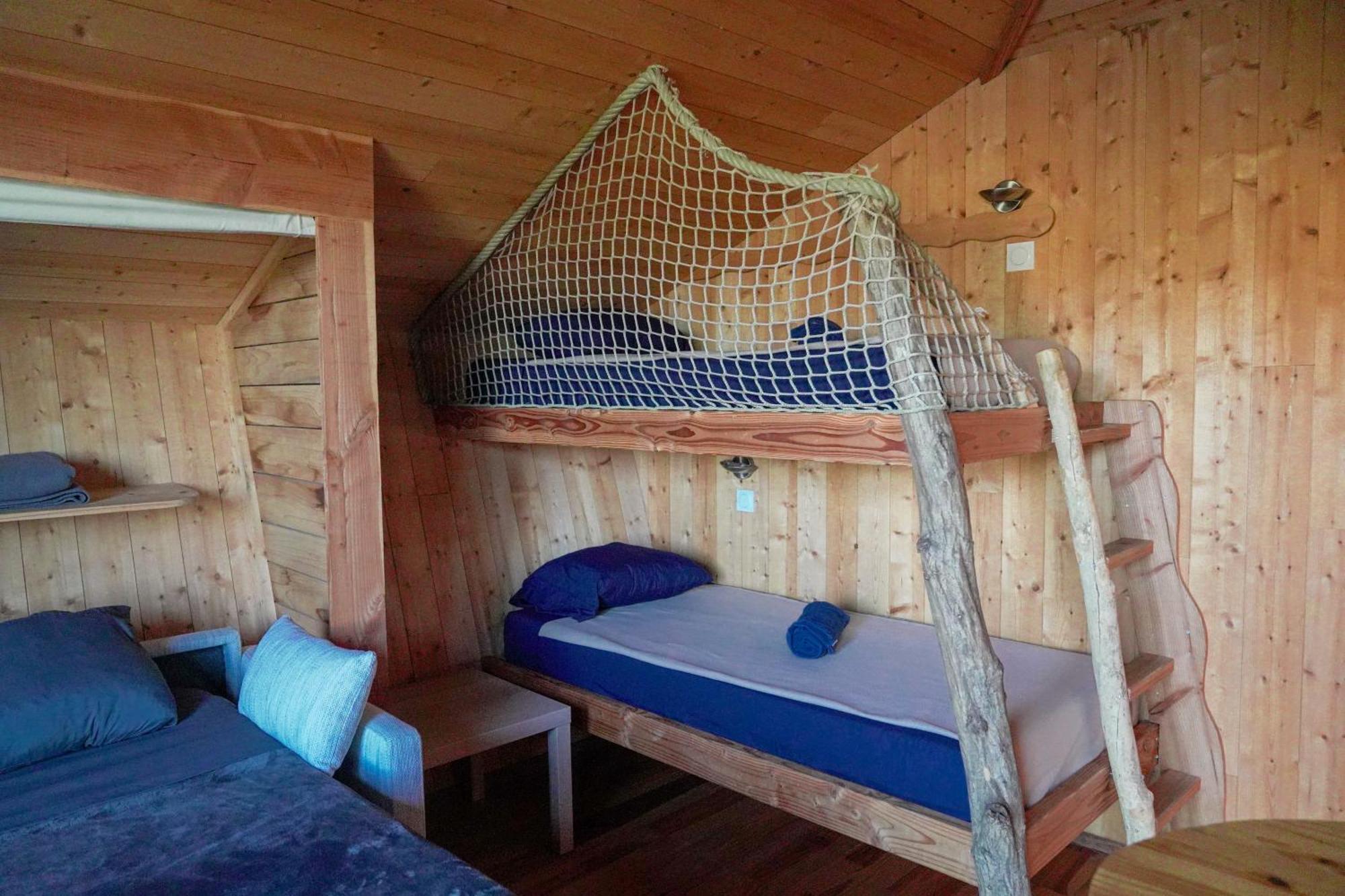 Cabanes Et Lodges Du Belvedere Serrieres-sur-Ain Экстерьер фото