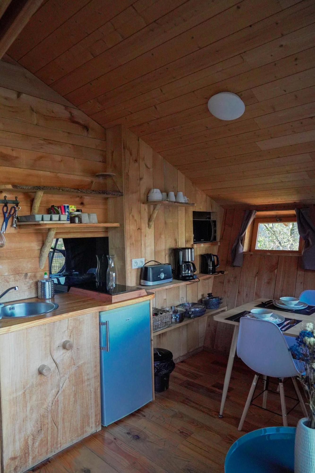 Cabanes Et Lodges Du Belvedere Serrieres-sur-Ain Экстерьер фото
