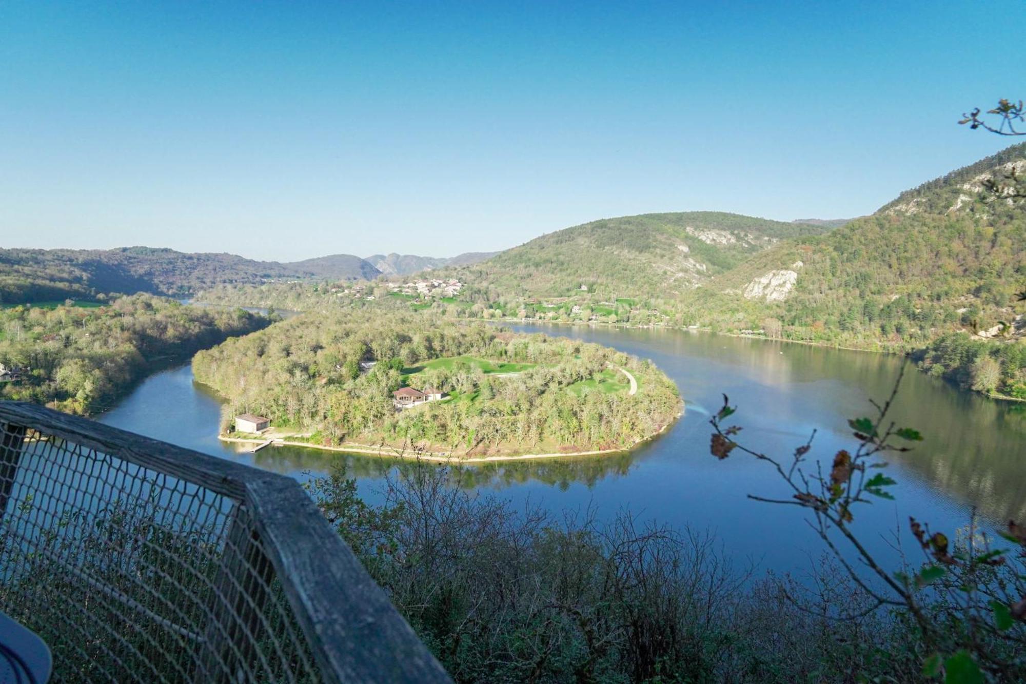 Cabanes Et Lodges Du Belvedere Serrieres-sur-Ain Экстерьер фото