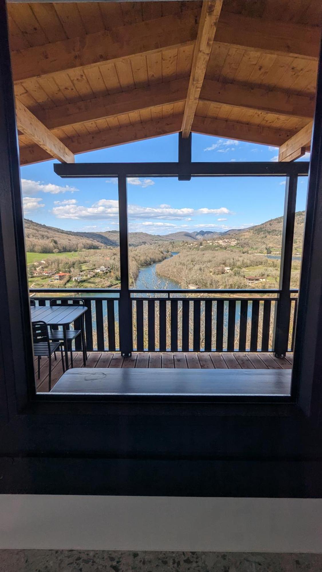 Cabanes Et Lodges Du Belvedere Serrieres-sur-Ain Экстерьер фото