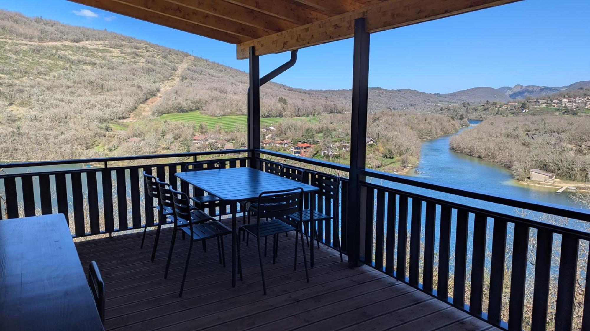 Cabanes Et Lodges Du Belvedere Serrieres-sur-Ain Экстерьер фото