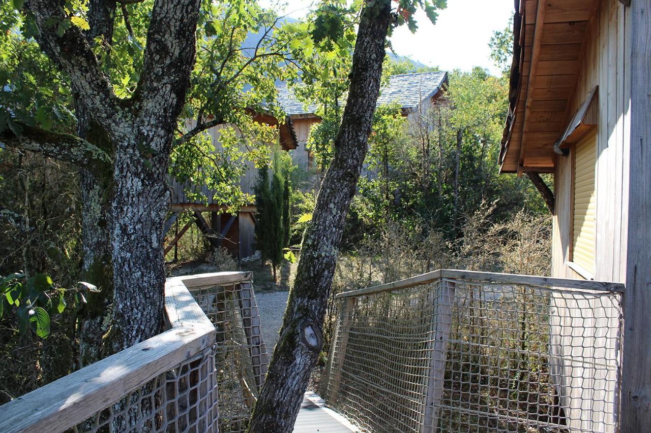 Cabanes Et Lodges Du Belvedere Serrieres-sur-Ain Экстерьер фото